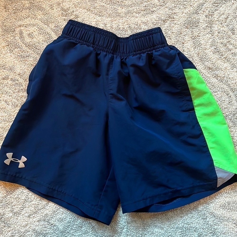𝅺boys Under Armour Shorts Size Extra Small